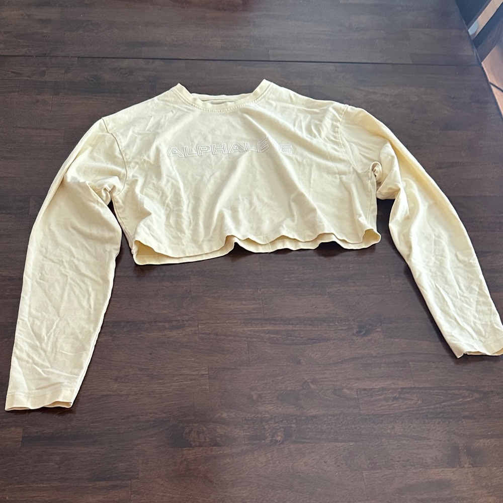 LAST CHANCE OFFER: Alphalete Soft Yellow Long Sleeve Crop Top